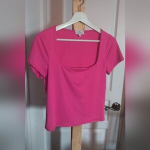 New without tag! Very pretty short sleeves fuchsia blouse
